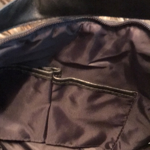 APT9T Metallic Leather Hobo Bag - Picture 4 of 7